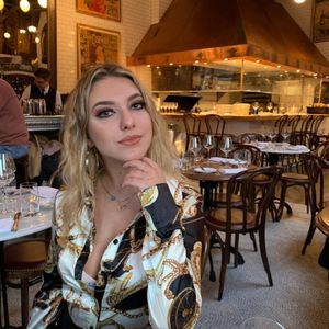 Meet your Posher, Daniela